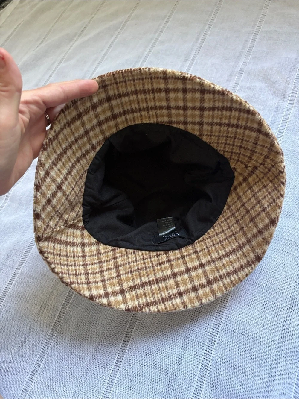 David and Young Plaid Bucket Hat in Tan and Cream